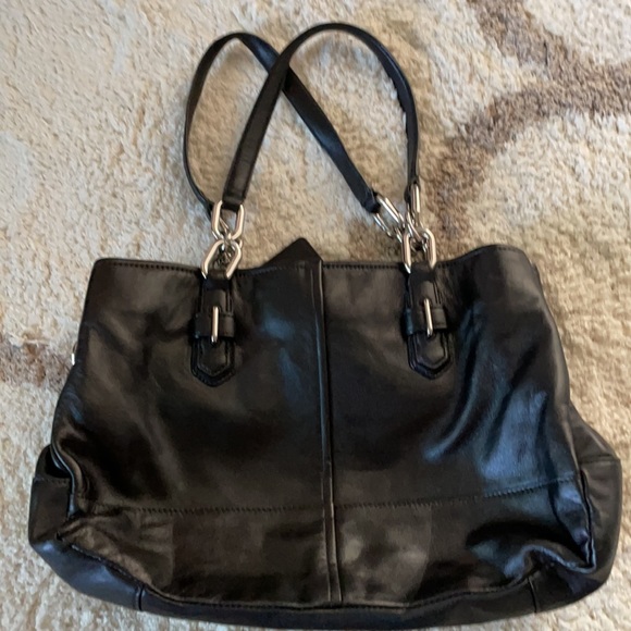Black Coach Leather bag. Barely used! Like New! - Picture 4 of 5